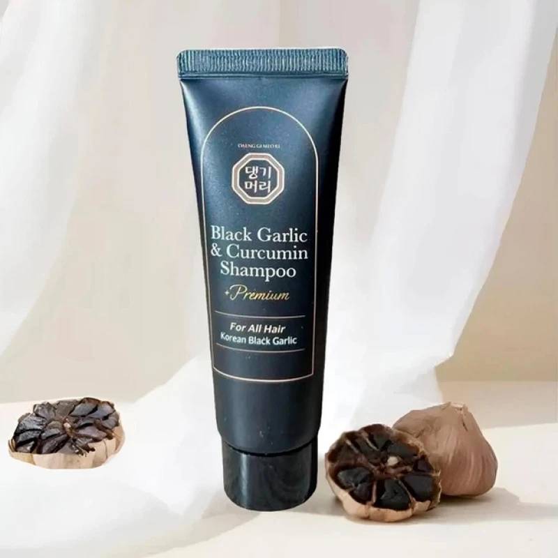 Відновлюючий шампунь для волосся з чорним часником Daeng Gi Meo Ri Black Garlic & Curcumin Shampoo, 50мл